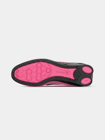 Baskets basses 'SHOX Z' Nike Sportswear en rose