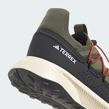 Chaussure basse 'Terrex Voyager 21' ADIDAS TERREX en vert