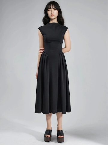 Busem Dress in Black
