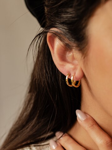 Hey Happiness Earrings 'Medium Band' in Gold