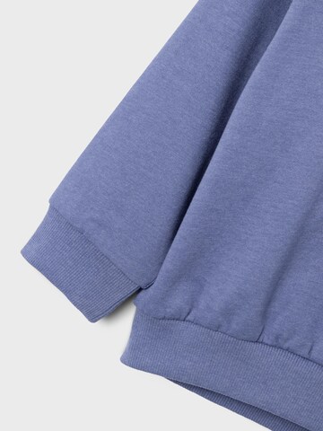 NAME IT - Sweatshirt em azul