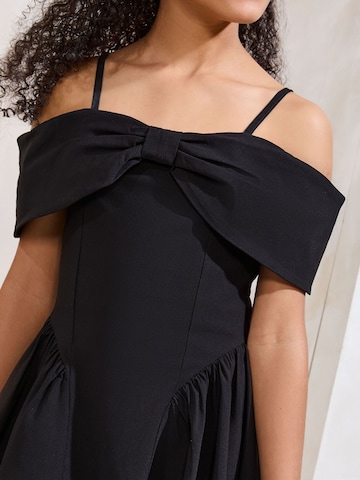 juoda Lipsy Suknelė