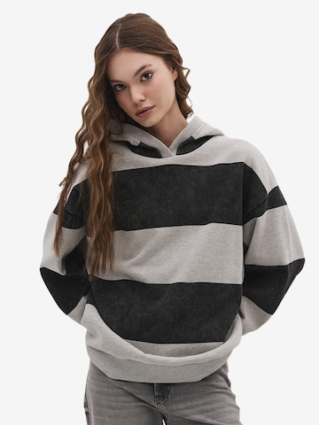 No Matter What Sweatshirt in Schwarz