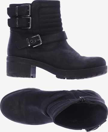 Graceland top black boots