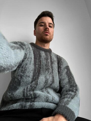 Kleidermafia Pullover 'Oversize Brushstroke Effect Knit Pullover - Anthracite'‌‌ in Grau