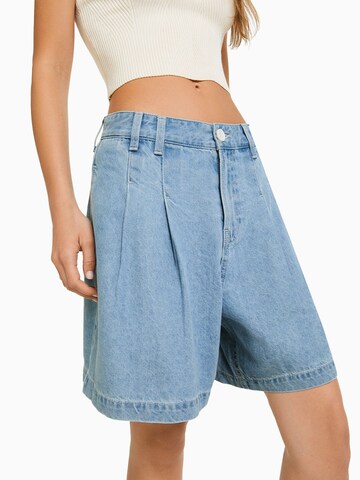 Bershka Regular Shorts in Blau