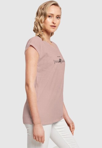 T-shirt 'Tennis Round 1' Merchcode en rose