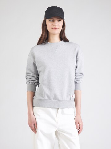 Calvin Klein Jeans Свитшот в Серый: спереди