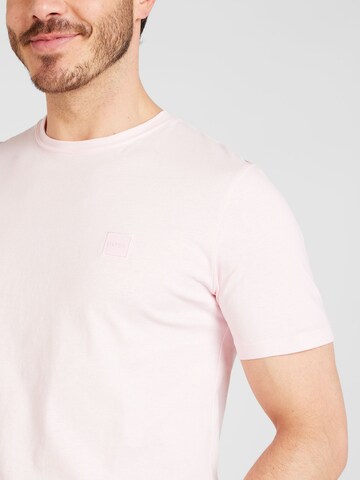 BOSS - Camiseta 'Tales' en rosa
