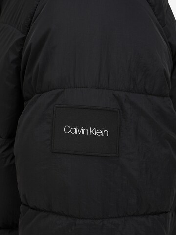 Palton de iarnă de la Calvin Klein Big & Tall pe negru