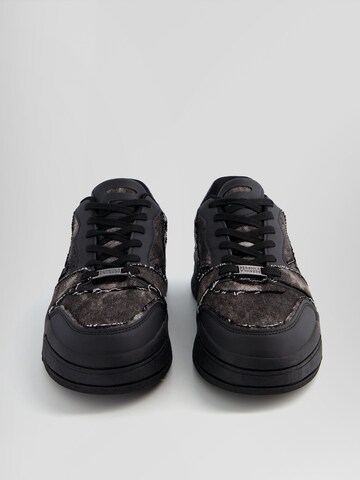 Bershka Platform trainers in Black