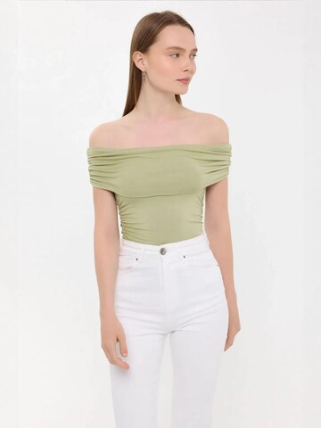 T-shirt Hiccup en vert : devant