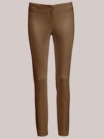 MADELEINE Pants in Brown: front