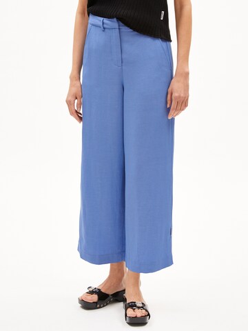 ARMEDANGELS Loose fit Trousers in Blue: front