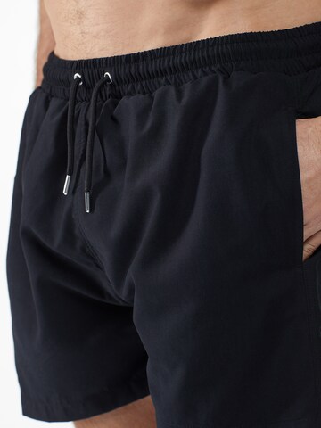 Shorts de bain 'MADDOX' ABOUT YOU x Kevin Trapp en noir