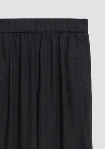 s.Oliver Regular Trousers in Black
