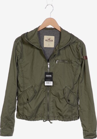 HOLLISTER Jacke S in Grün: predná strana