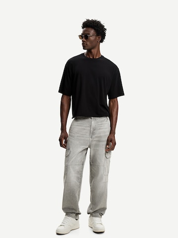 Bershka Baggy Cargo jeans in Grey