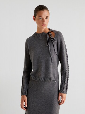Scalpers Pullover in Grau