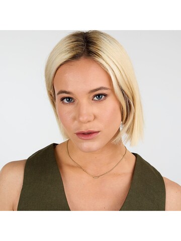 La Petite Story Necklace in Yellow