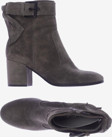 Kennel & Schmenger Dress Boots in 38 in Grey: front