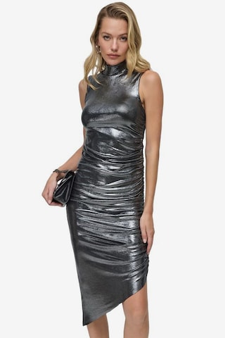 Robe de cocktail No Matter What en gris : devant