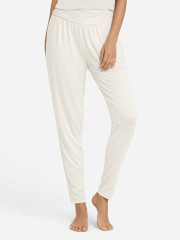 CURARE Yogawear Loose fit Workout Pants in White: front