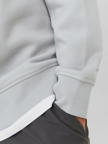 JACK & JONES Sweatshirt in Grau