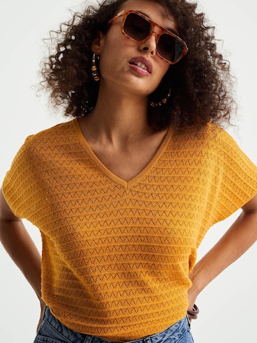 WE Fashion Sweater in Yellow