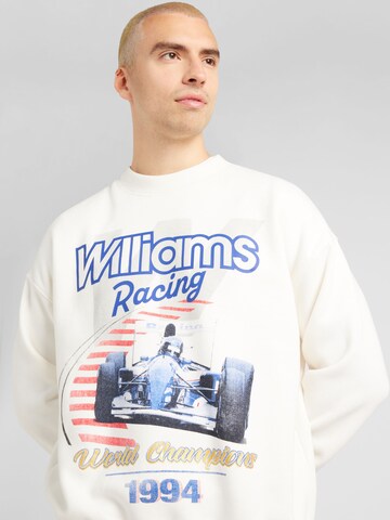 Abercrombie & Fitch Sweatshirt 'FORMULA ONE CHASE' in Weiß