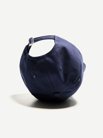 Bershka Pet in Blauw