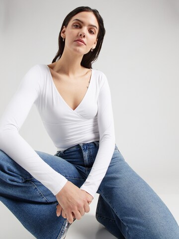 HOLLISTER Shirt in White: front