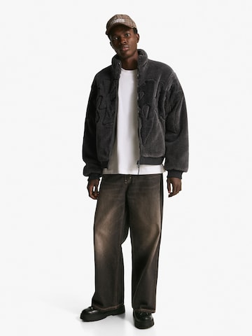 Bershka Tussenjas in Grijs