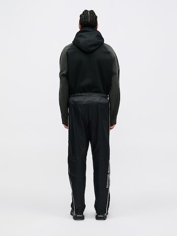 Nike Sportswear Regular Панталон 'SHOX' в черно