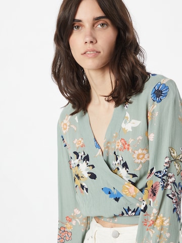 ABOUT YOU Blouse 'Flora' in Green
