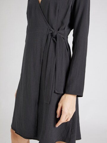 Robe 'Betties' minimum en noir