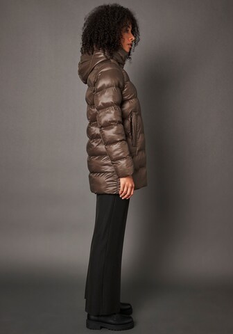 Hailys Performance Jacket in Brown