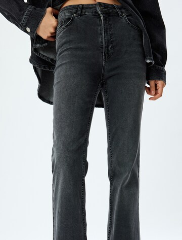 Koton Flared Jeans in Zwart