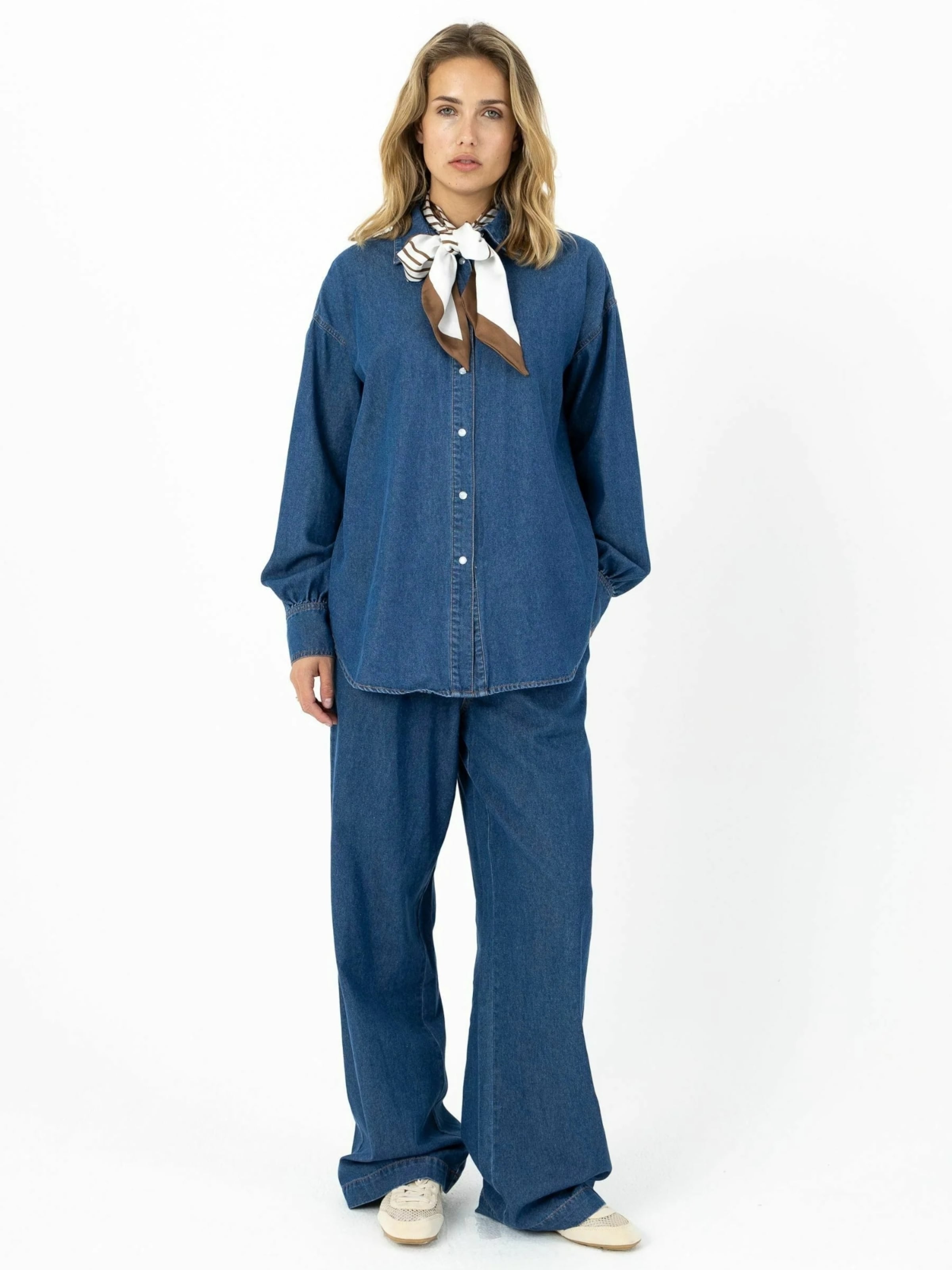 Coster Copenhagen Koszulka ' ELLIS ' w kolorze niebieski