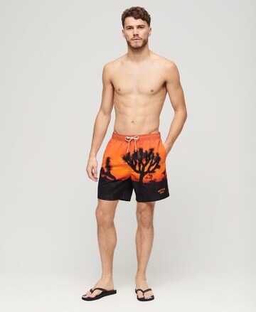 Superdry Badeshorts in Orange