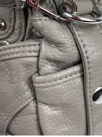Kumixi Handtasche in Grau