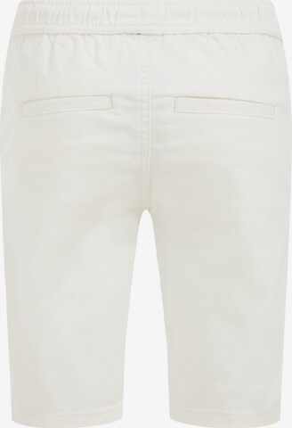 WE Fashion Regular Trousers in White