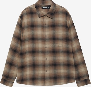 Pull&Bear Comfort Fit Paita värissä ruskea: etupuoli