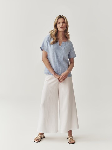 TATUUM - Pierna ancha Pantalón de pinzas 'MASKANO' en blanco