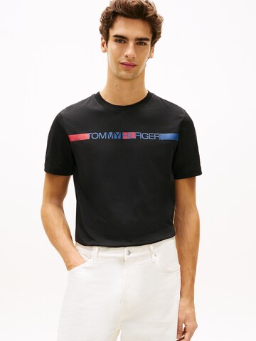 TOMMY HILFIGERMajica 'BRAND LOVE' - crna boja: prednji dio