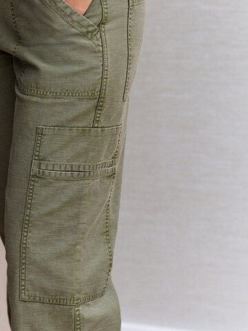 Next - Loosefit Pantalón cargo en verde