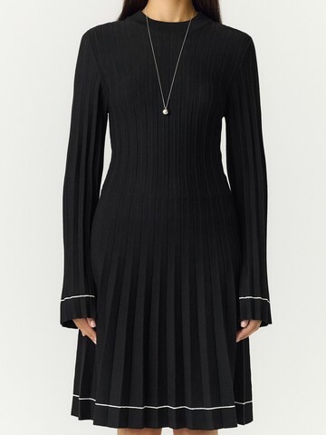 YAS - Vestido de punto 'YASPlema' en negro