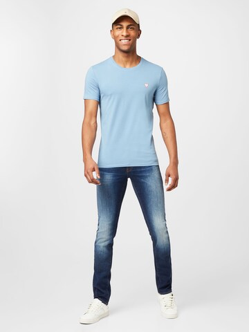 T-Shirt GUESS en bleu