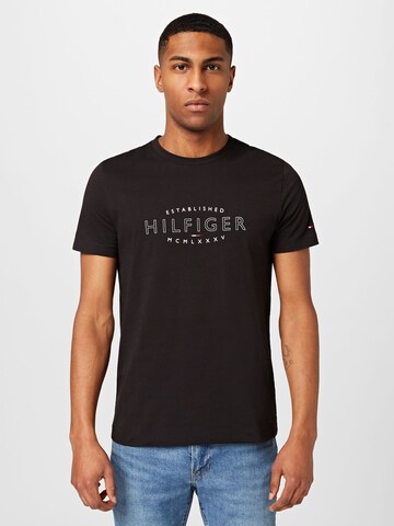 TOMMY HILFIGER T-shirt i svart: framsida