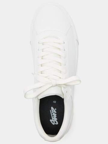 Pull&Bear Låg sneaker i vit